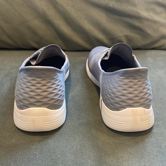 Skechers On The Go Slip-Ins Gray Sz 9.5 - Picture 4 of 6